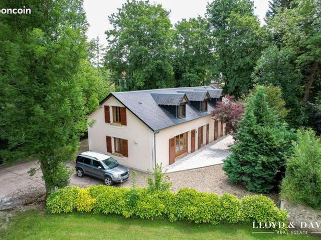 Maison 13 pièces 310 m²
