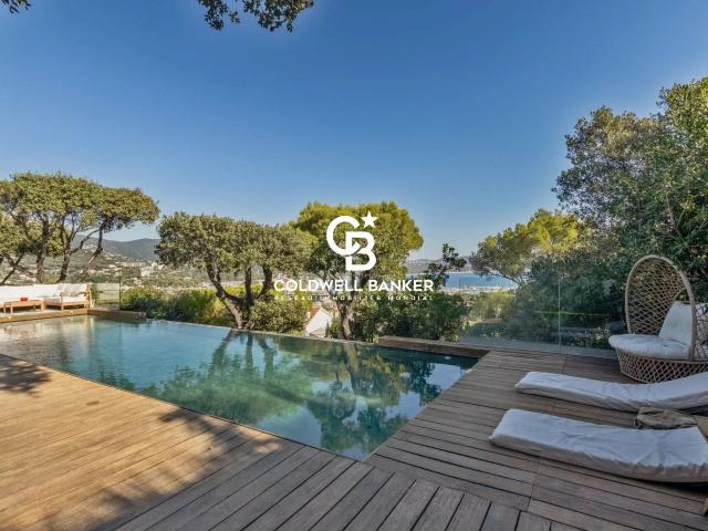 Maison 13 pièces 317 m²