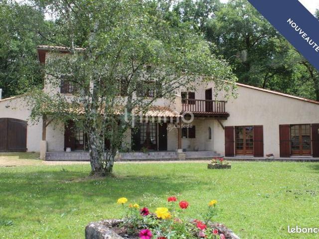 Maison 13 pièces 315 m²