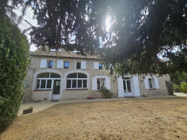 Maison 14 pièces 323 m²