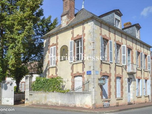 Maison 13 pièces 320 m²