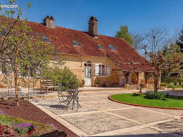 Maison 13 pièces 320 m²