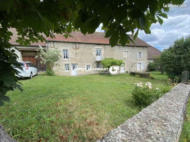Maison 13 pièces 322 m²