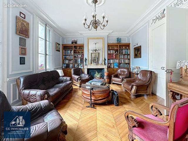 Maison 13 pièces 322 m²
