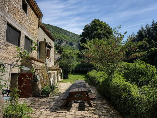 Maison 13 pièces 331 m²