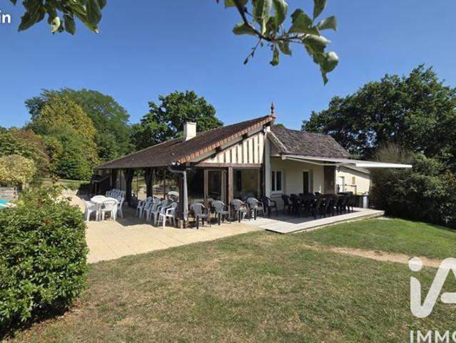 Maison 13 pièces 337 m²