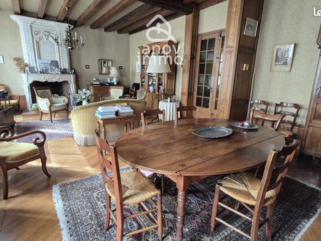 Maison 13 pièces 337 m²