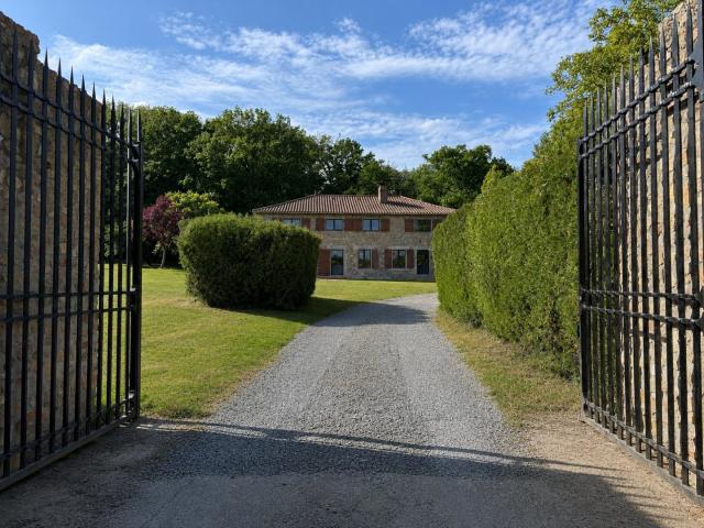 Maison 13 pièces 334 m²