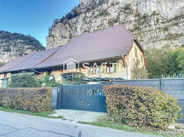 Maison 13 pièces 440 m²