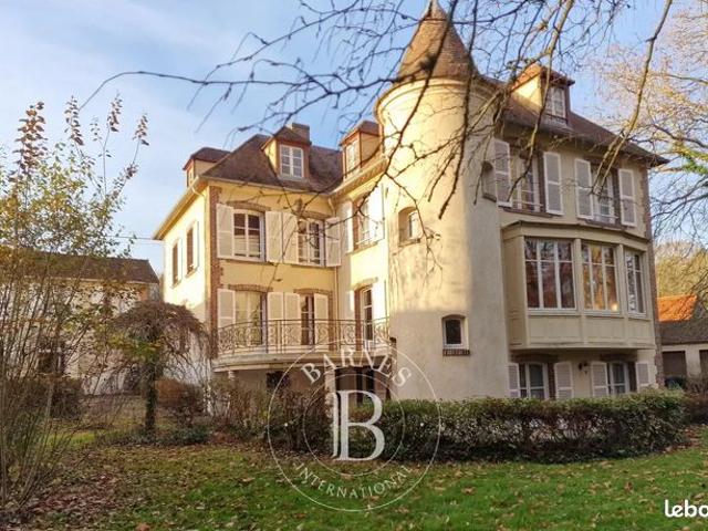 Maison 13 pièces 440 m²