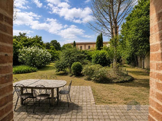 Maison 13 pièces 441 m²