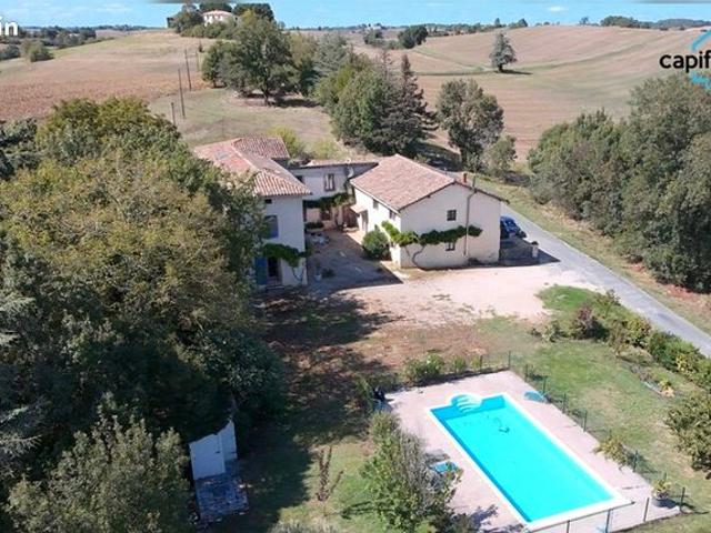 Maison 13 pièces 450 m²