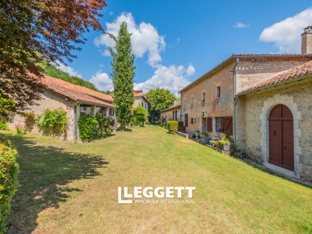 Maison 13 pièces 460 m²