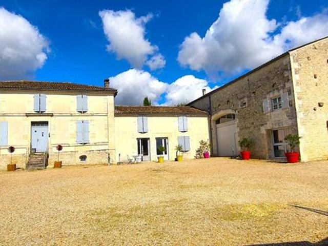 Maison 13 pièces 460 m²