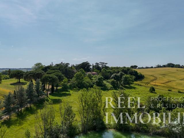 Maison 13 pièces 480 m²