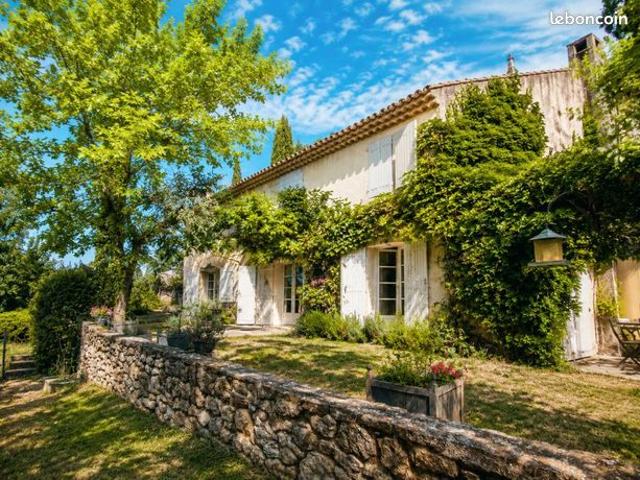 Maison 13 pièces 400 m²