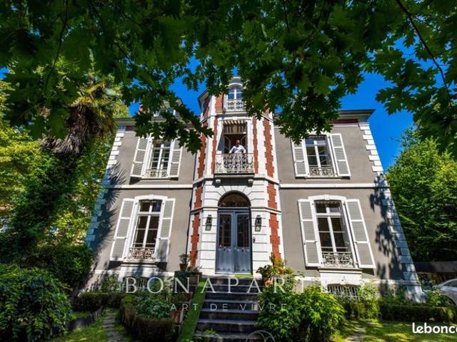 Maison 13 pièces 409 m²