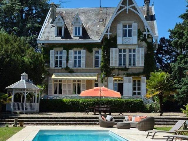 Maison 13 pièces 416 m²