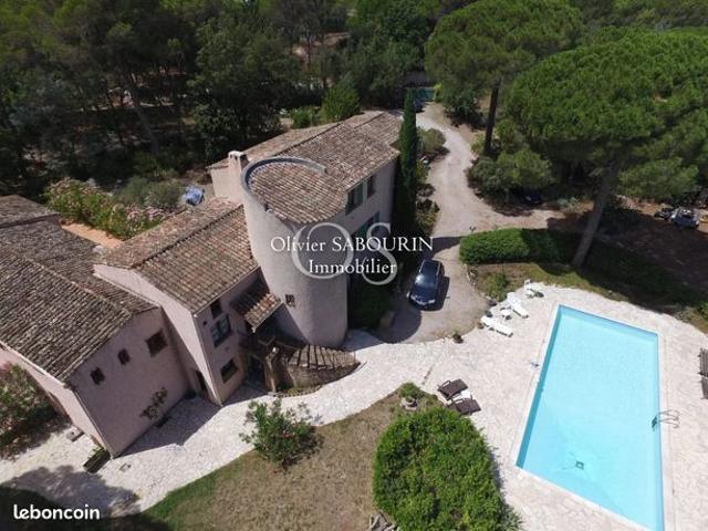 Maison 13 pièces 422 m²