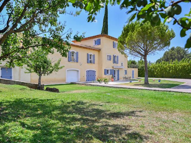 Maison 13 pièces 422 m²