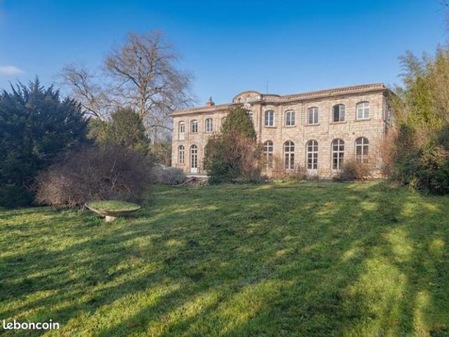 Maison 13 pièces 435 m²