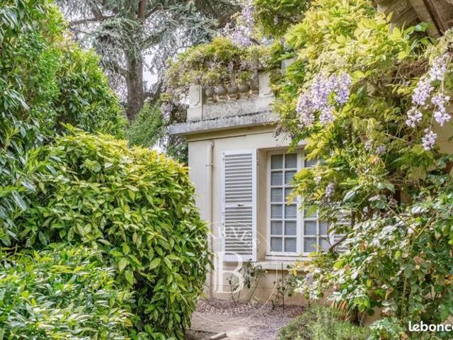 Maison 13 pièces 439 m²