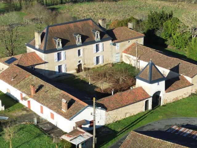 Maison 13 pièces 550 m²