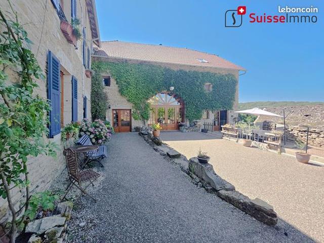Maison 13 pièces 566 m²