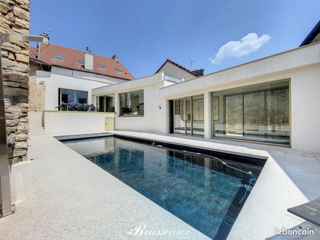 Maison 13 pièces 582 m²