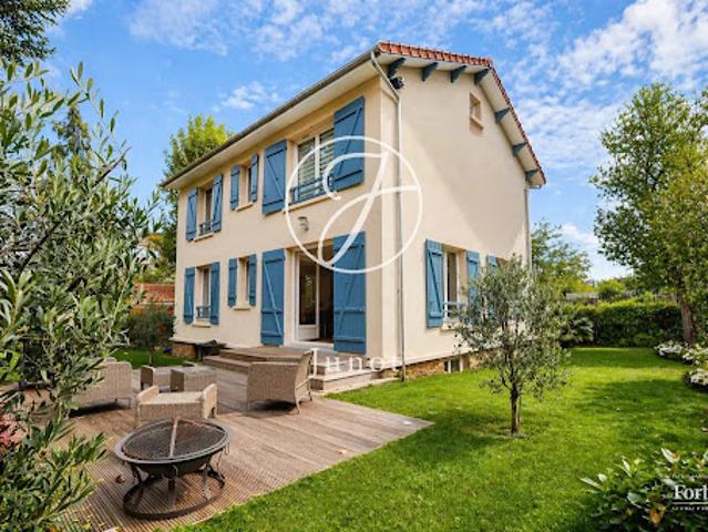 Maison avec jardin et terrasse