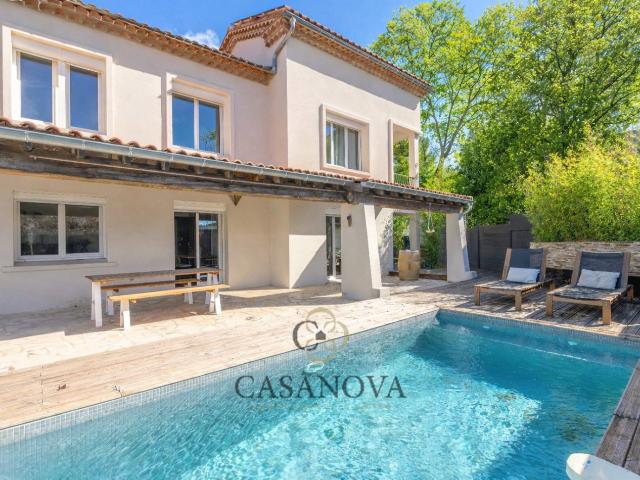 Maison, 147 m² 5 pièces, en location à Prades Le Lez 2 300 € par mois