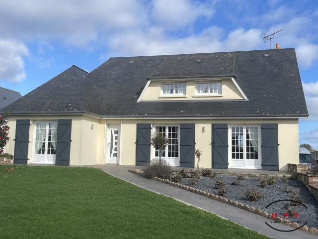 Maison 140 M2 viable de plain pied avec sous sol complet