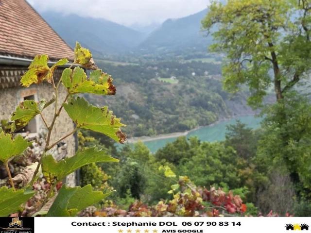 Maison 140m² + studio 30m² sur 6ha de terrain