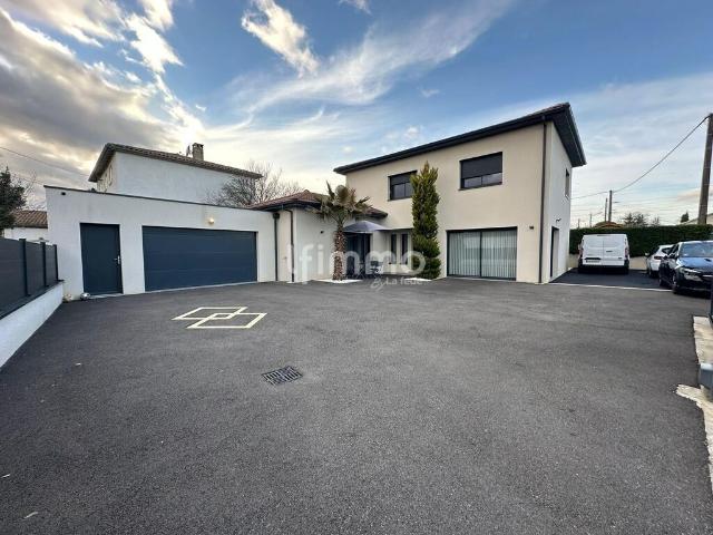 Maison 141.19m² Terrain 528m² Garage Chalet