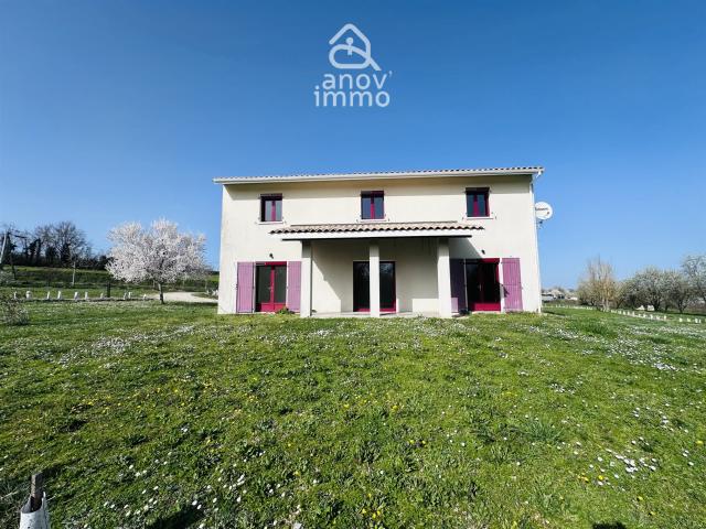 Maison 143 m2 4 chambres Terrain jusqu’à 6 000 m2 Double. 143m² Marsac