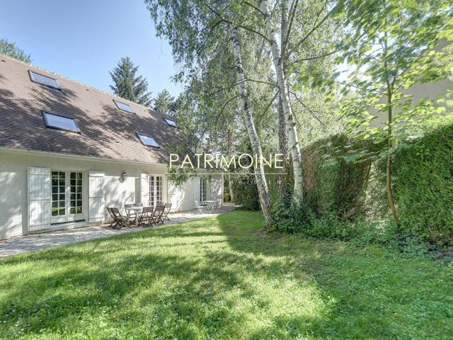 Maison 14 pièce s 297 m2