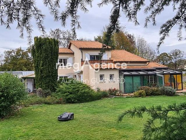 Maison 14 pièces 164 m²