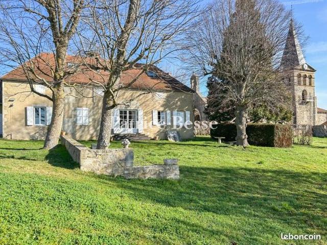 Maison 14 pièces 250 m²