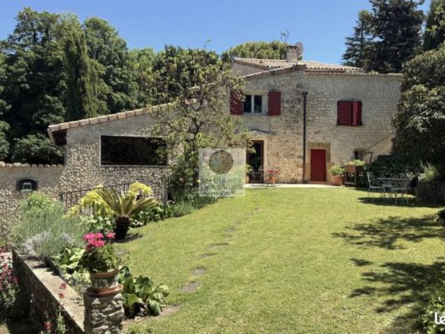 Maison 14 pièces 263 m²