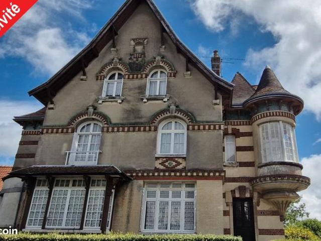 Maison 14 pièces 261 m²