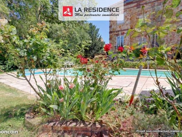 Maison 14 pièces 264 m²