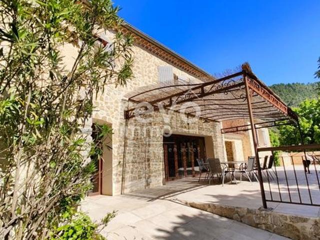 Maison 14 pièces 273 m²