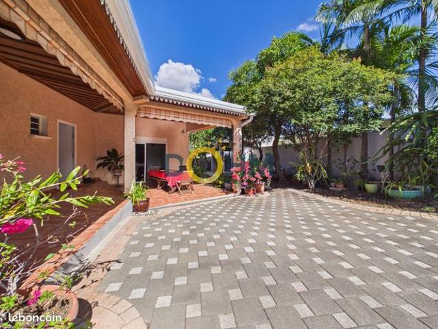 Maison 14 pièces 270 m²
