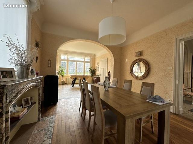 Maison 14 pièces 274 m²