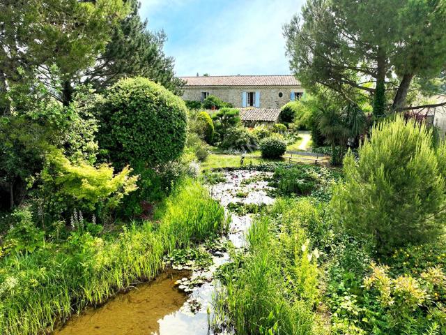 Maison 14 pièces 282 m²