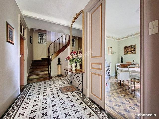 Maison 14 pièces 295 m²