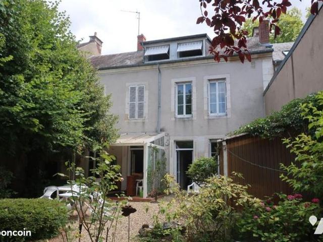 Maison 14 pièces 214 m²