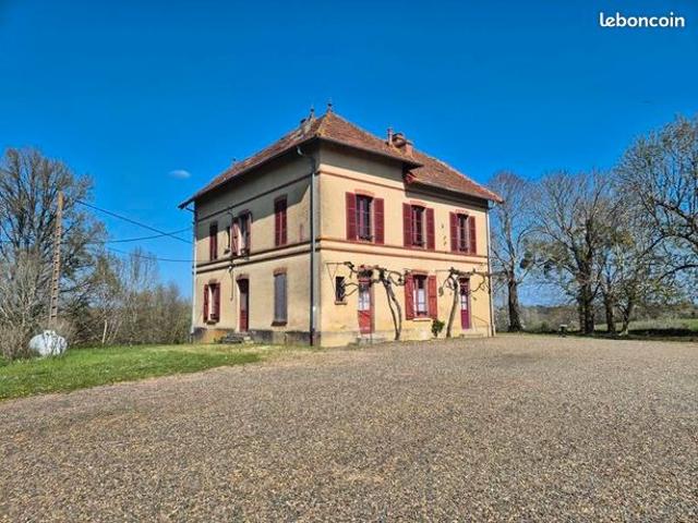Maison 14 pièces 215 m²
