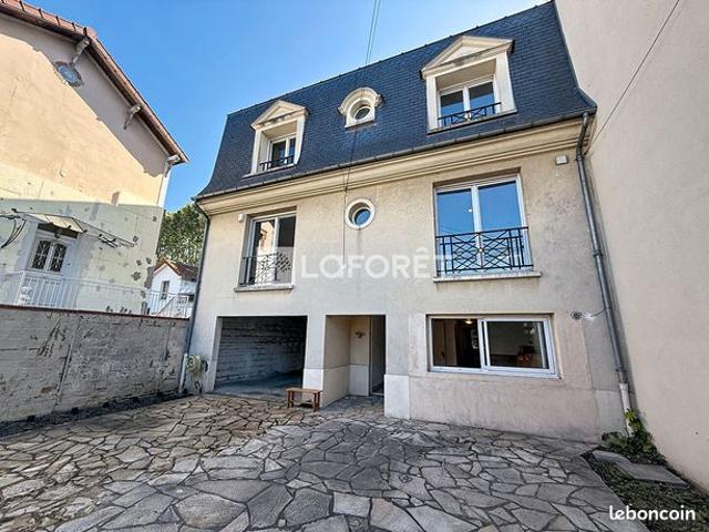 Maison 14 pièces 215 m²