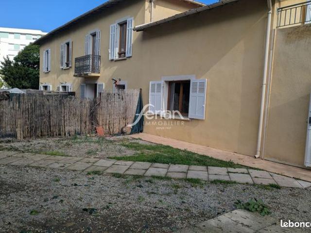 Maison 14 pièces 225 m²